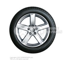 铝轮辋与 冬季轮胎 炫银 8K0073537A 8Z8