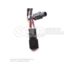 Push button for electric lid lock actuator 8V0827566