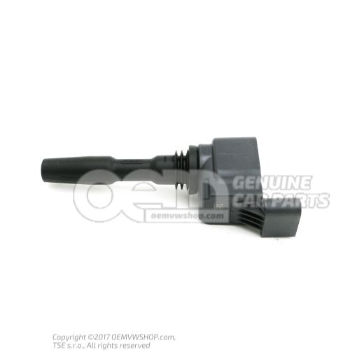 Ignition coil with spark plug connector 05E905110A