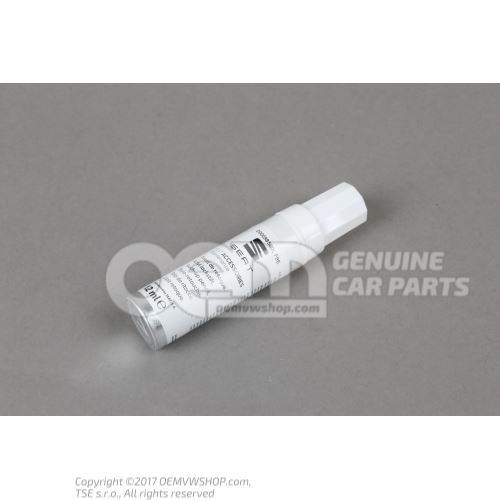 Paint touch-up applicator white