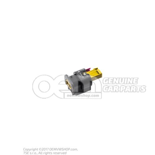 Flat contact housing with contact locking mechanism 07P973702